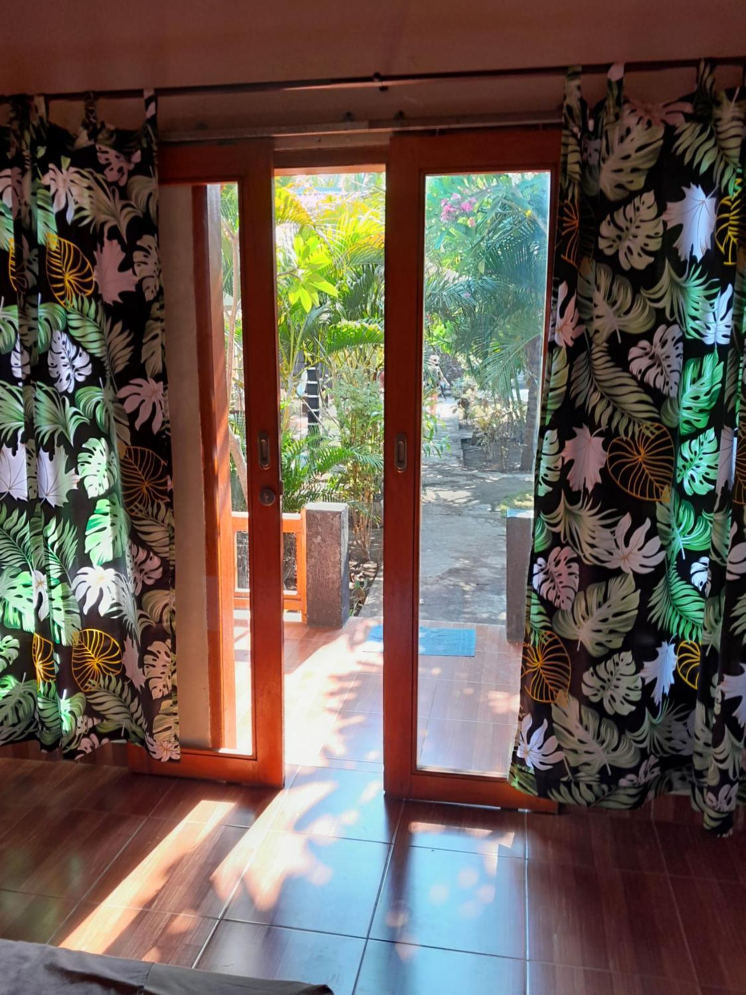 Florine'S Garden Hotel Гили Еър Екстериор снимка